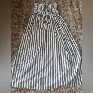 Universal Thread White & Grey Striped Maxi Dress Women's Size Medium